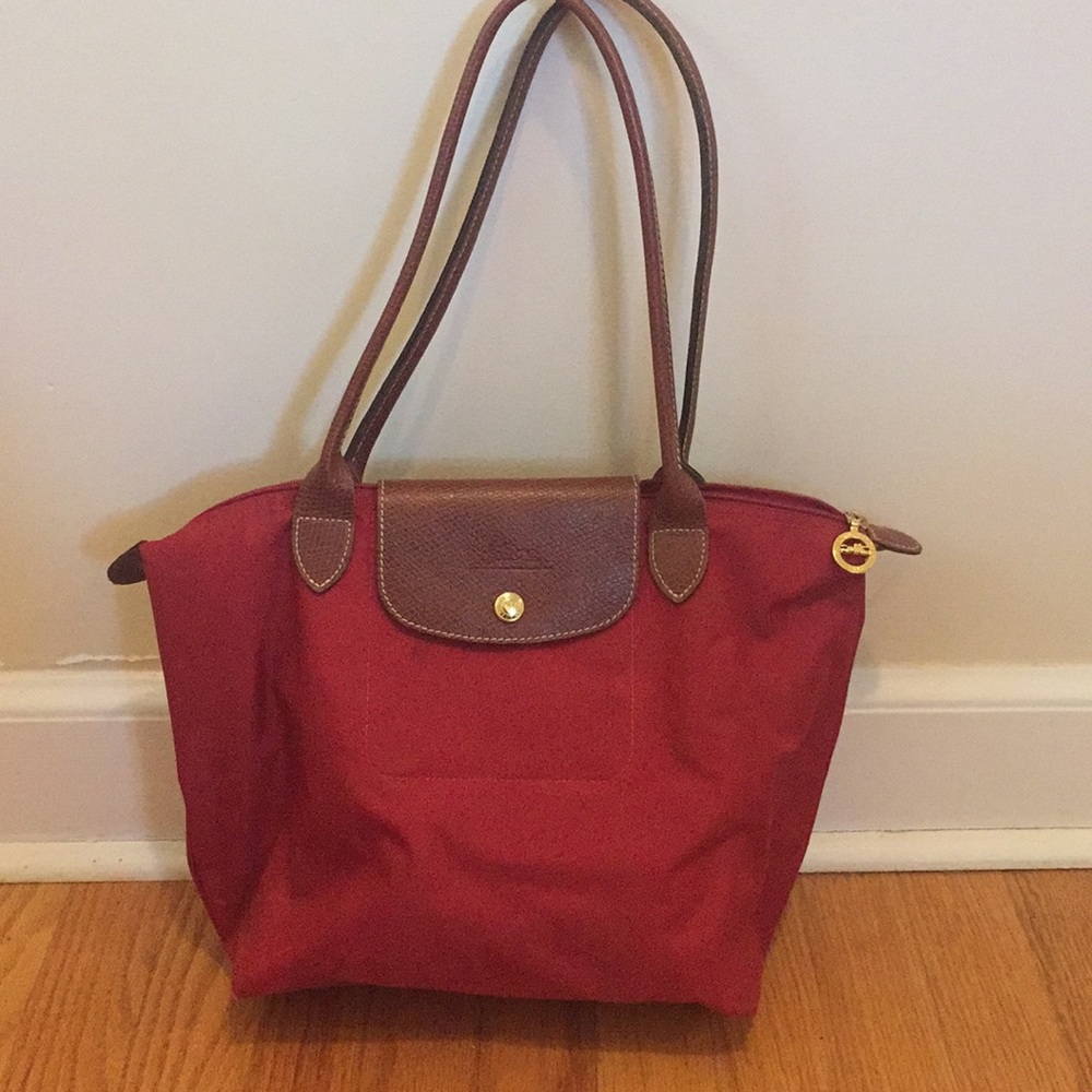Longchamp le pliage bag, size medium, maroon